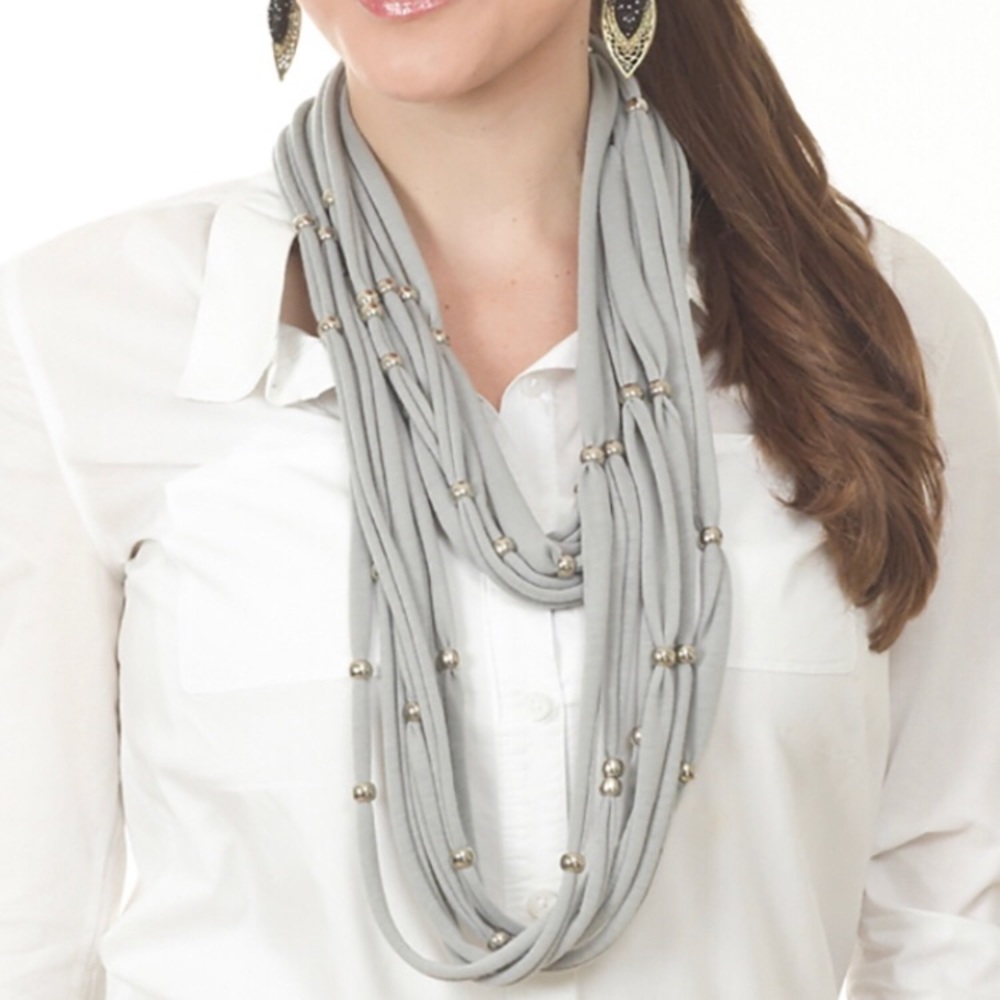 Taleen infinity scarf